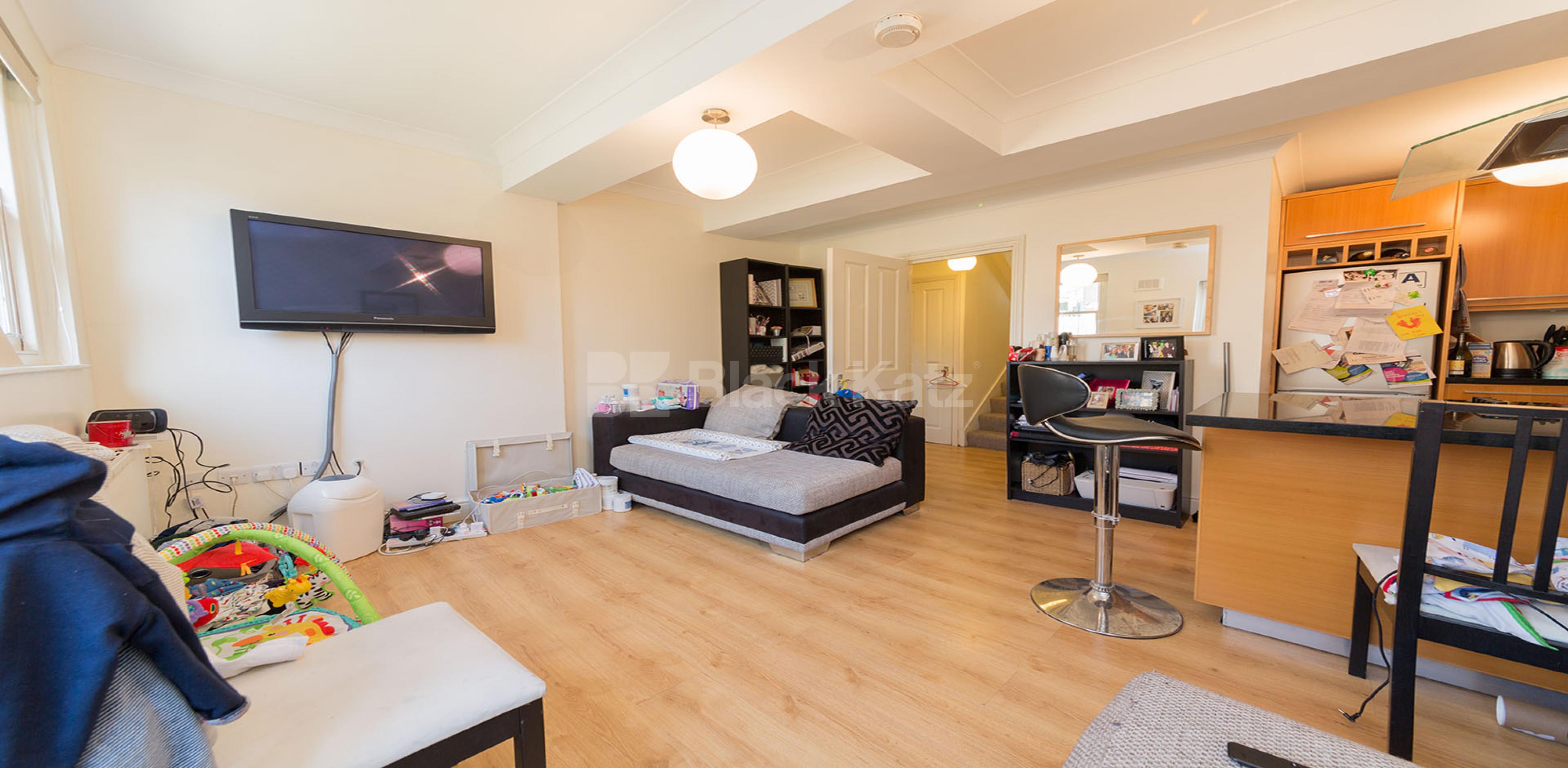 			2 Bedroom, 1 bath, 1 reception Flat			 Beatrice Road, FINSBURY PARK-STROUD GREEN N4